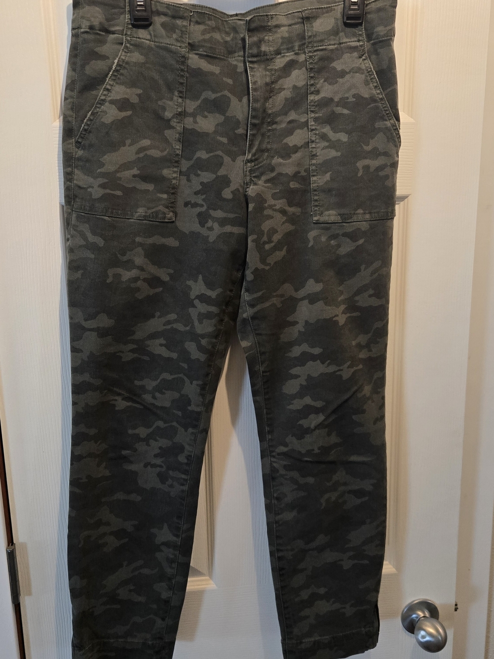 Kut from the Kloth Women's Camo Cropped Ankle Pants - Olive Green